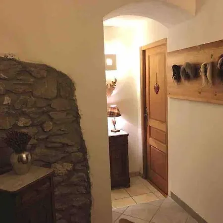 Ovronnaz, Le Vieux Mazot 木屋 *